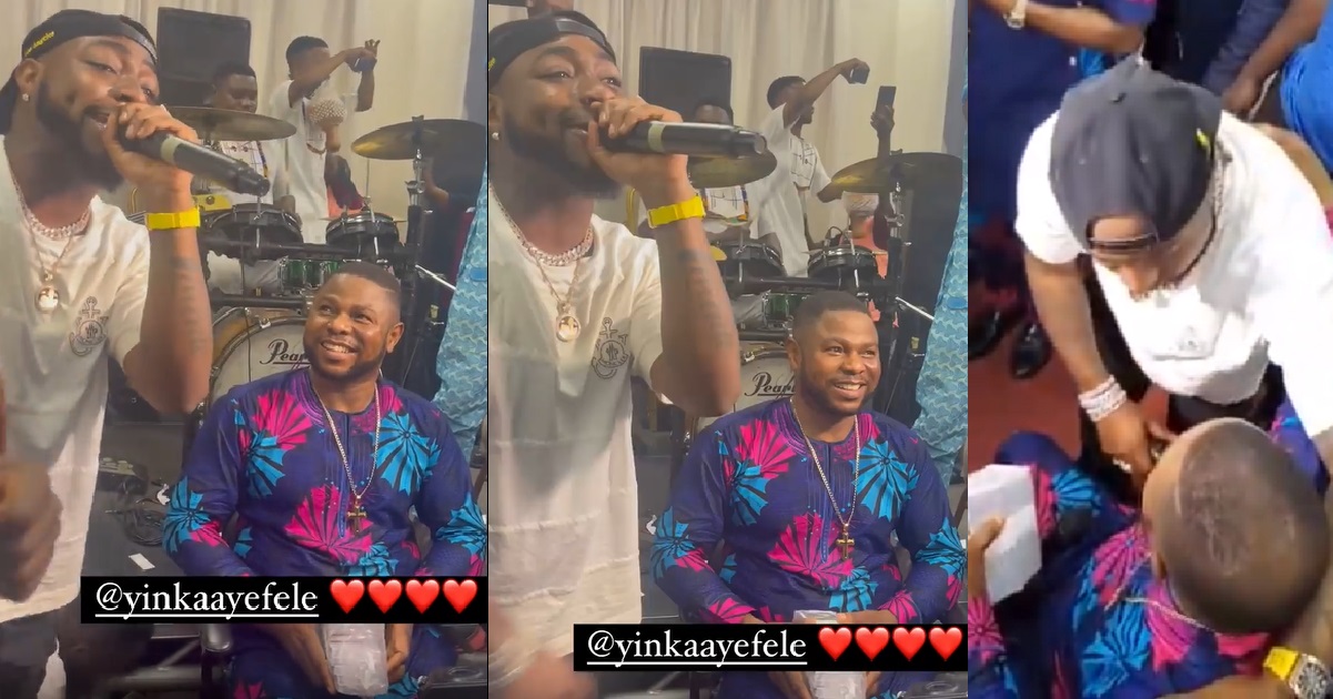 Moment Davido Gave Yinka Ayefele N1M Cash On Stage In Abeokuta (Video)
