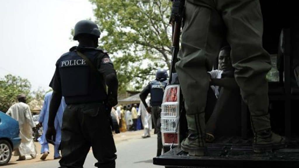 Rumble As Hausa Cattle Traders Attack Police & Government Officials With AK-47 In Enugu Market