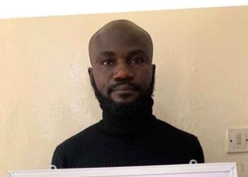 Man, Ladeji Kelvin Impersonates EFCC Official to Defraud Yahoo Boys of N38m