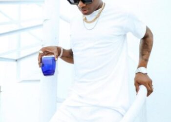 Unknown Lady Offers To Suck Wizkid’s Di*k For 2 “Made In Lagos Tour” Tickets