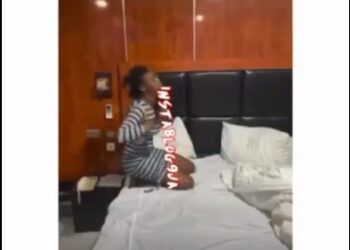 Hook Up Goes Wrong As “Runs” Girl Goes Into Spiritual Realm At Client’s Place In Lagos (video)