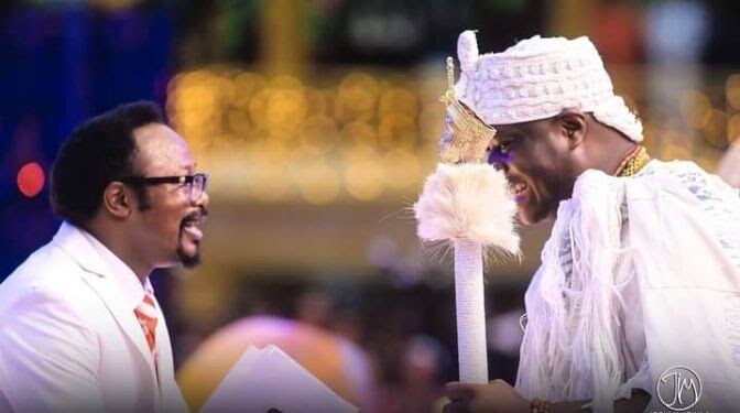 Ooni Of Ife Surpises Prophet Joshua Iginla, Gifts Him 10 Cows To Celebrate Mother’s Burial