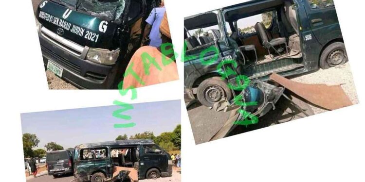 Horror: 5 Students Going For Zonal Students’ Meeting Die In Auto Crash, 13 Others Hospitalised (Photos)
