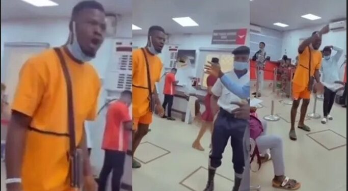 “Na you dey work for me?”- Aggrieved Young Man Storms Bank Over Ridiculous Debit Alert (Video)