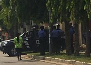 Police Take Over APC National Secretariat, Abuja (Photos)