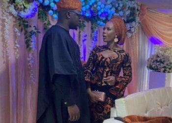 Couple Shocked After They Walked Into Their Surprise Wedding Introduction Organized By Friends (Photos & Reactions)
