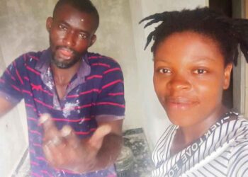 “Marry Who Craze Like You” – Drama As Lady Visits Husband’s Work Site With ‘Weed’ As Refreshment (Photos)