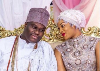 Ooni Of Ife Gave New Car To Queen Naomi As Christmas Gift A Day Before Viral Divorce Notice – Palace