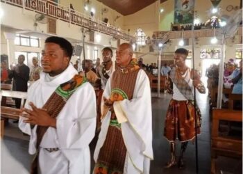 Nigerians React To The Photos From Catholic Church Celebrating Mass Using African Cultural Items (Photos & Comments)