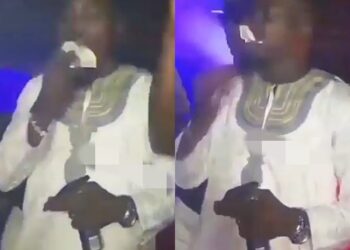 Confusion As Nigerian Man Seen Chewing Money At A Club (Video)