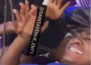 Christmas Breakfast: Lady Cries Uncontrollably, Threatens To Hurt Self After Boyfriend Dumps Her On Xtmas Day (Video)