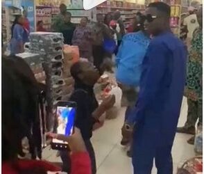 Lady In Tears After Her Proposal To Boyfriend In A Crowded Mall Went Terribly Wrong (Video)