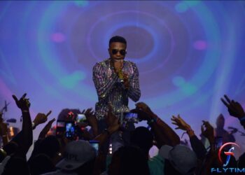 Reactions As Lady Who Attended Wizkid’s Concert Tested Positive For Covid-19 Omicron Variant