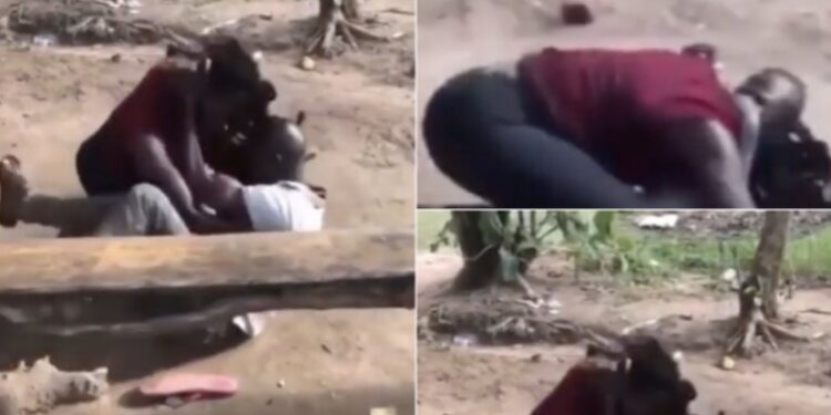 Husband And Wife Engage In Wrestling Match Publicly, Onlookers Refuse To Separate Them (Video)