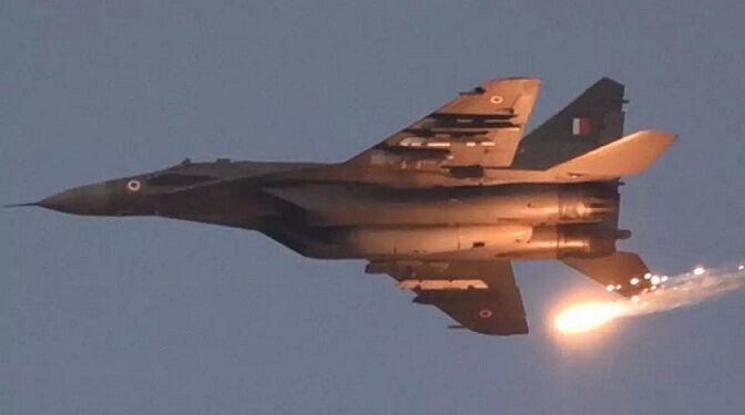 BREAKING: 7 Dead As Nigerian Air Force Fighter Jet Targeting Bandits ‘Mistakenly’ Bombs Children In Niger Republic