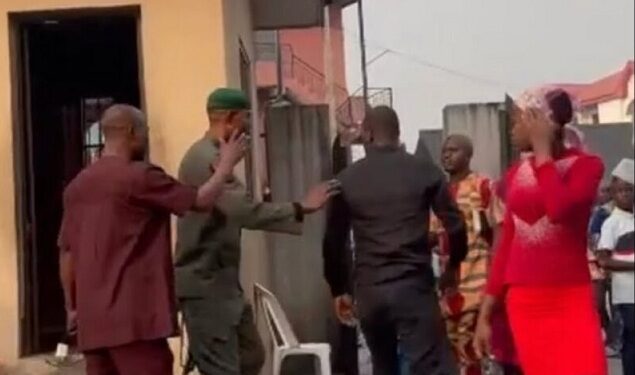 Drama As Man ‘Bundled’ Out Of A Church In Warri, Delta State, For Allegedly Not Paying Tithe (Video)