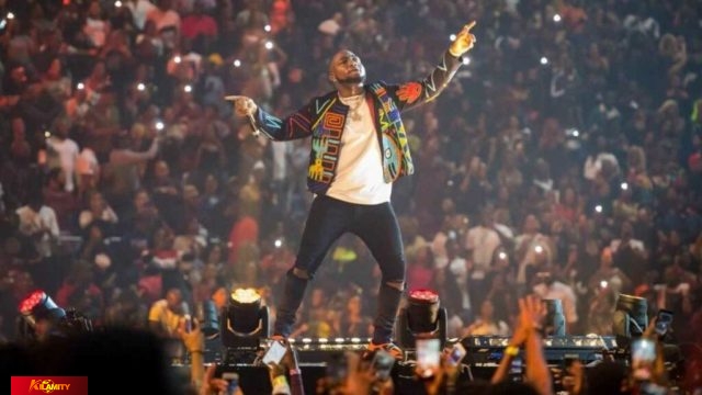 Watch Davido’s Grand Entrance At The London’s O2 Concert (Video)