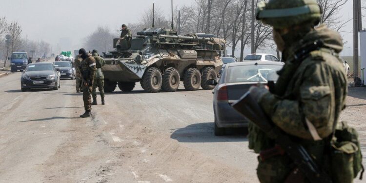 Russian Soldier Surrenders With Tank In Return For $10,000 And Ukrainian Citizenship