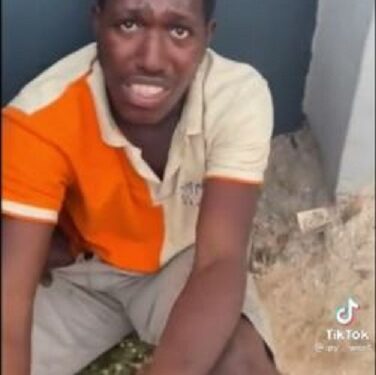 Suspected Ritualists Caught Packing A Lady’s Urine In Edo State (Video)