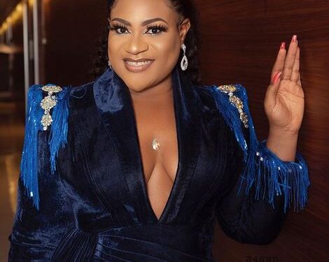 Drama As Actress Nkechi Blessing Clashes With Thugs On Movie Set (Video)
