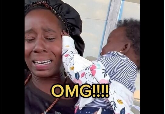 Homeless Lady And Her Baby In Tears After Getting $500 From Good Samaritan (Video)