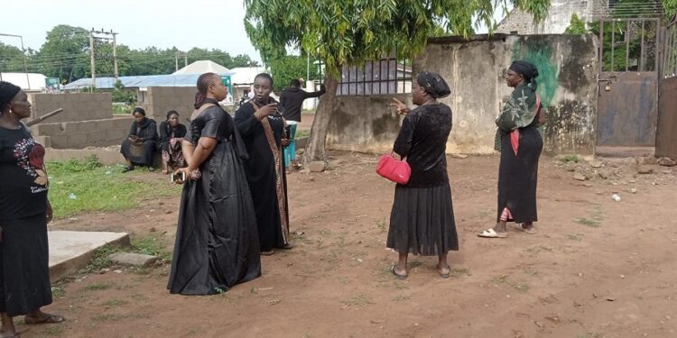 Angry Women Storm Police Station, Protest Sudden Disappearance Of 8 children (Kids Photos)