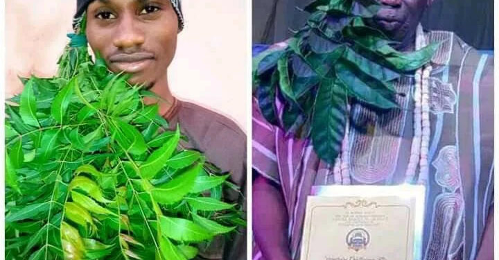 See The Hilarious Way Kano Youths Celebrate As Their Governor, Umar Ganduje, And His Wife Bag Chieftancy Titles In Ibadan (Photos)