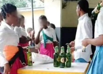 Secondary School Students Caught Celebrating End Of WAEC Exam In Beer Palour (Photos)