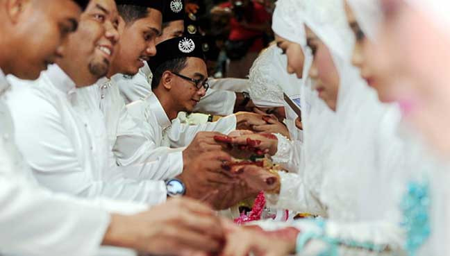 Malaysia Raises Minimum Marriage Age For Muslim Women From 16 To I8, With 1 Year Jail For Polygamy Without Permission