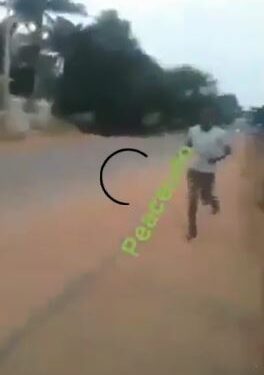 Unknown Gunmen Engage In Shootout With Soldiers At A Checkpoint In Enugu (Video)
