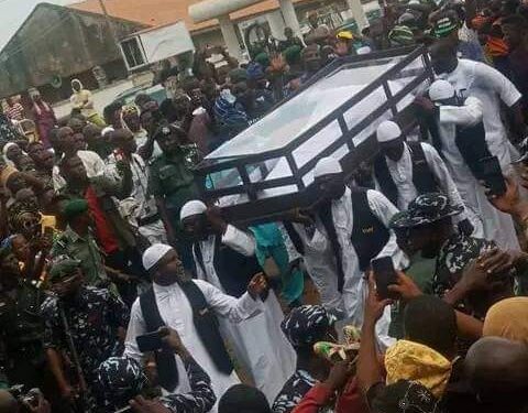 Former IGP, Tafa Balogun Buried In Osun (Video)