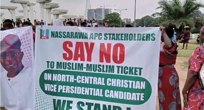 Muslim-Muslim Ticket: APC Crisis Deepens As Members Storm Abuja Streets, Aso Rock, Reject Lalong’s Appointment