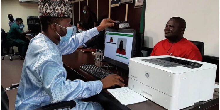 2023: Nigerians Lament As INEC Ends Voter Registration