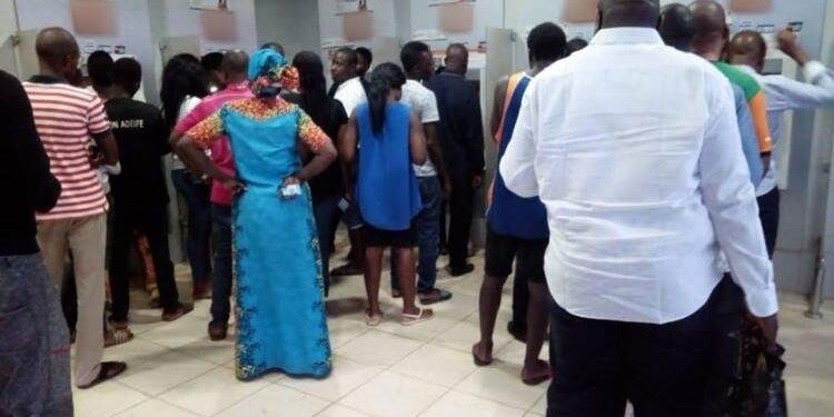 JUST IN: Insecurity: Nigerian Bank Announces Earlier Closure Of Branches Nationwide