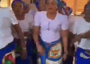 Nigerian Christian Mothers Show Off Their Dance Moves As They Vibe To ‘Overloading’ (Video)