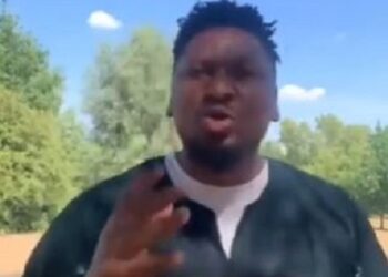 Popular Nigerian Singer, Pepenazi Becomes A ‘Pastor’, Caught Preaching On Camera (Video)
