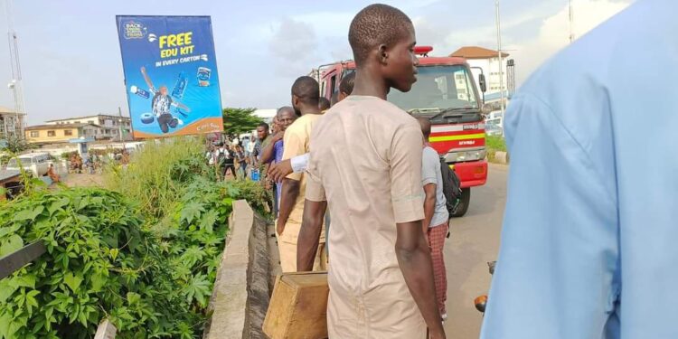 Lady Jumps Into Osun River And Vanishes After Receiving Phone Call