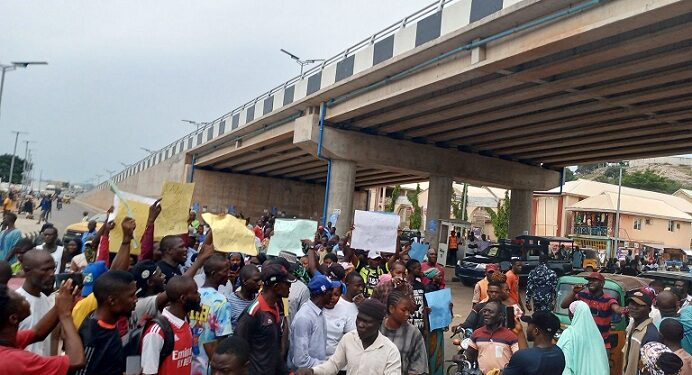 Youths Protest In Kogi Over Ownership Controversy Of Dangote Cement Plant