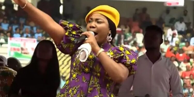 Nigerians Drag Gospel Singer, Mercy Chinwo For Performing At PDP Rally In Akwa Ibom