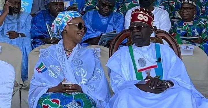 See The Moment Tinubu Goofs, Screams “God Bless PDP” At APC Campaign Flag Off (Video)