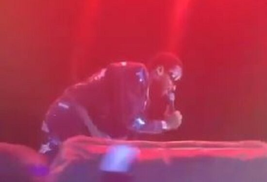 See The Moment D’banj Rolled On Stage While Performing After Release From ICPC Custody (Video)