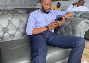 Man Laments After Those He Gave A Lift In His Car Polluted The Air