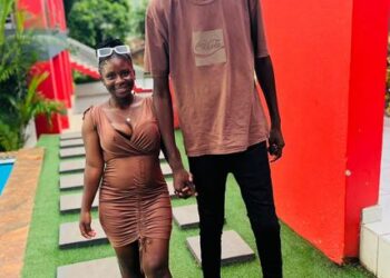 Tallest Man In South Africa And His Petite Girlfriend Celebrate Their Love (Photos)