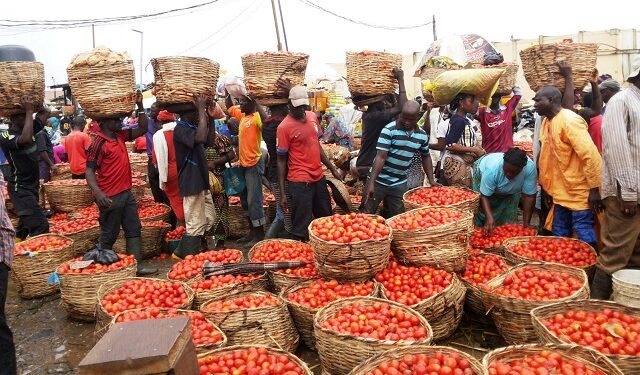 Naira Scarcity: Lagos Traders, Buyers Adopt Cashless Transactions