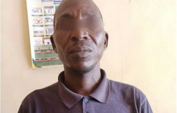Native Doctor Slaughters Mad Man During Treatment