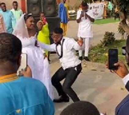 Nigerian Man Leaves Bride Speechless Over His Dance Moves On Wedding Day (Video)