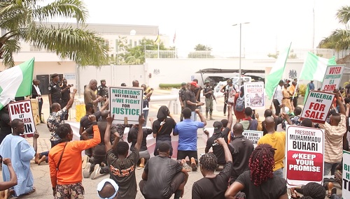 2023 Elections: Nigerian Youths Tell US, UK Those Who Deserve Visa Ban