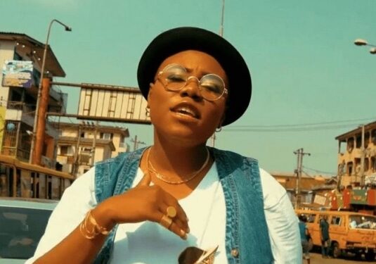 Teni Stuns Governor Adeleke At His 63rd Birthday Party