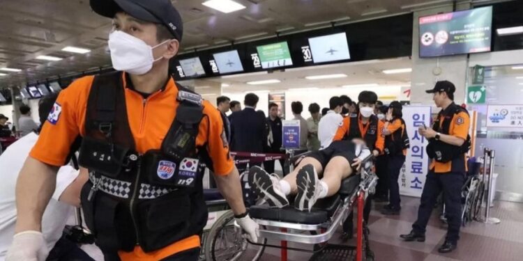 12 Hospitalized As Passenger Opens Plane Door During Flight (Video)