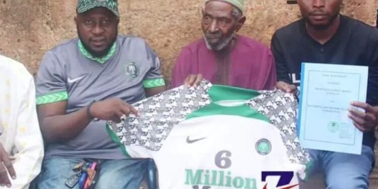 Ahmed Musa Gifts Kannywood Actor Who Lost His Sight House, Cash
